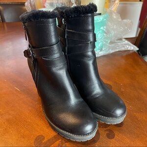 Guess Women’s Black Chunky Heel Boots Size 8